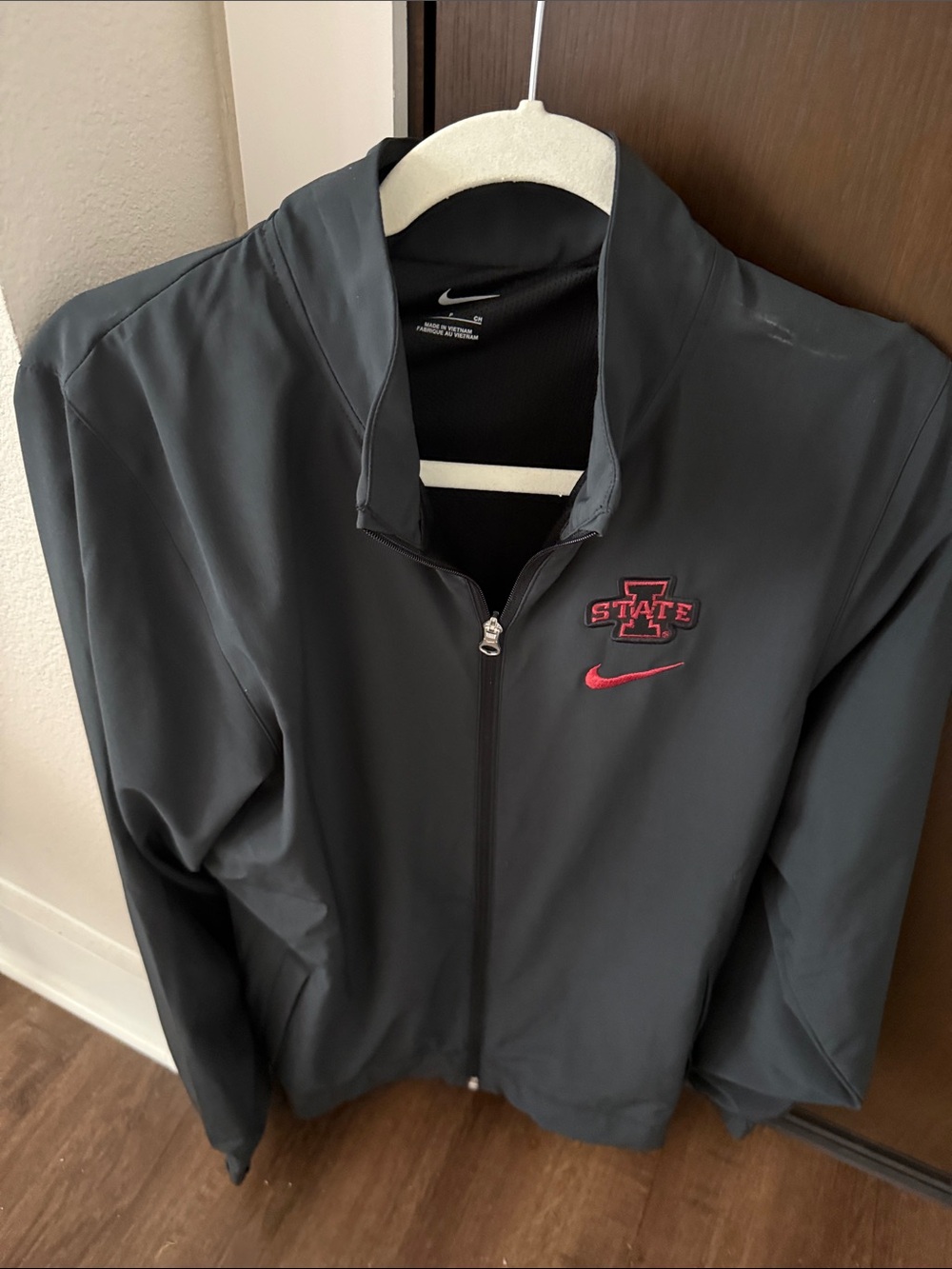 Nike Black Mens Utility Jacket with Red Iowa State Logo - Picture 1 of 3